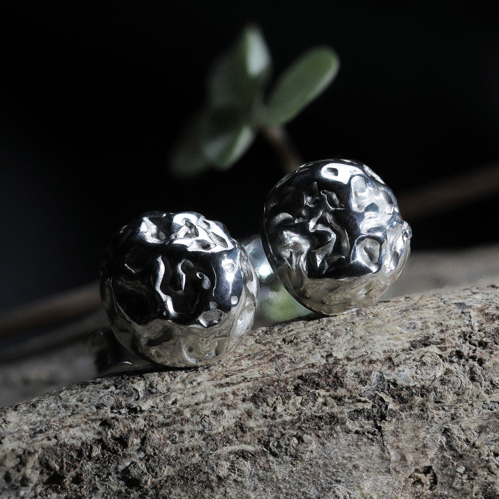 ORECCHINI A BOTTONE TONDI GRUMA