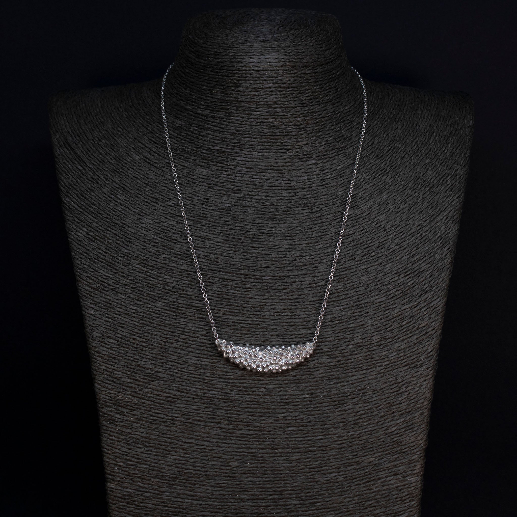 COLLANA MEZZALUNA ALTA ANEMONIA