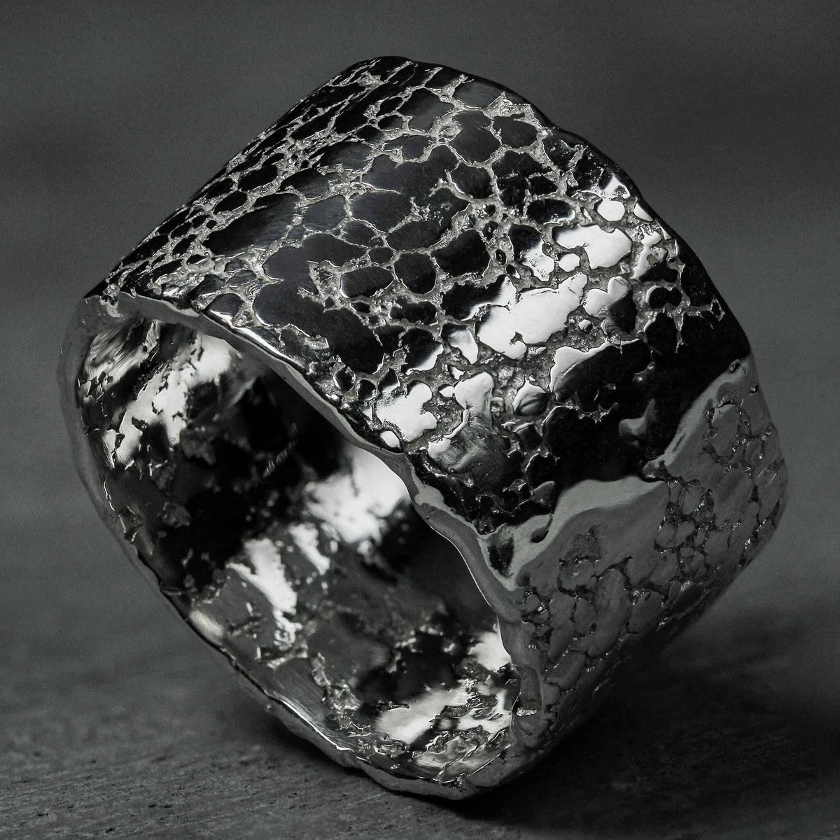 Anello a fascia alta lucida Mineralia | n.20